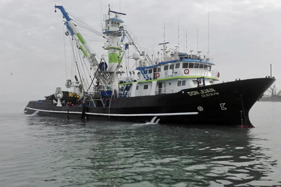 The Peruvian fishing industry says it must be able to harvest fish within five miles of the shoreline to save the industry in the south of the country.