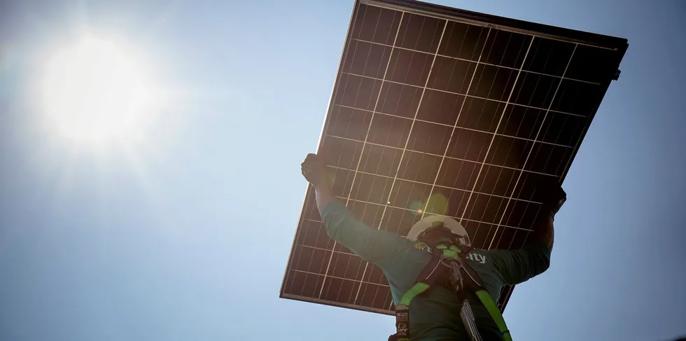 US solar shrugs off Covid as big projects lead Q3 surge