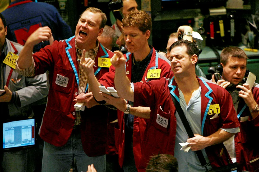 Price drop: oil down again