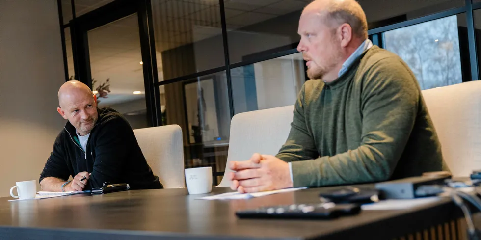 Mikal Lade Rones (left) has once again saved one of the main companies from bankruptcy. Now the auditor has resigned and managing director Eirik Jors acknowledges that the company is in trouble.