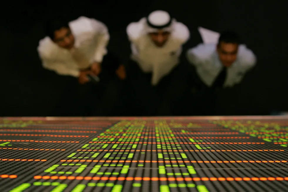 Looking up: oil prices gained on a fall in US inventories