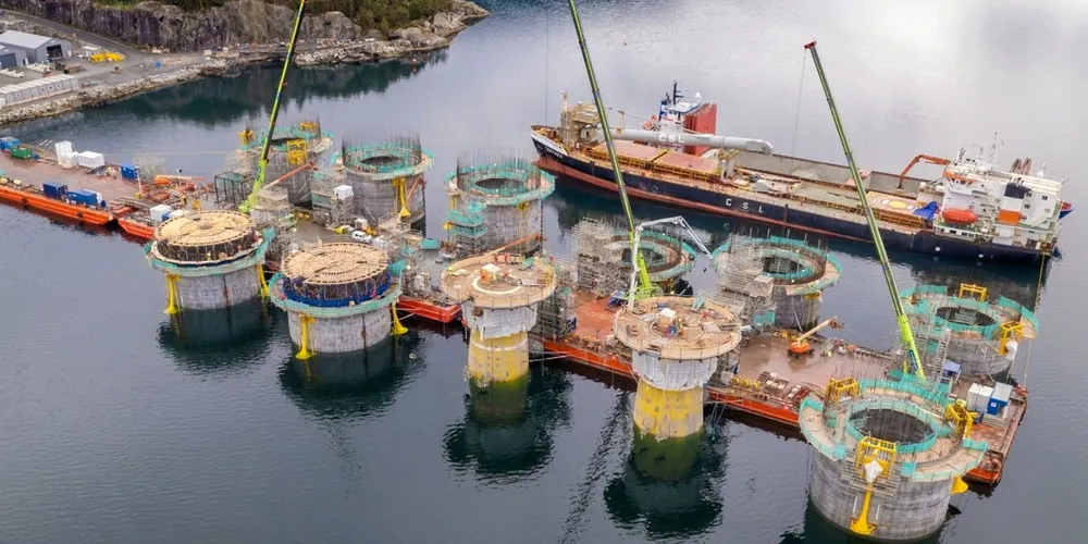 Concrete floating foundations for the Hywind Tampen offshore oil-decarbonisation project off Norway