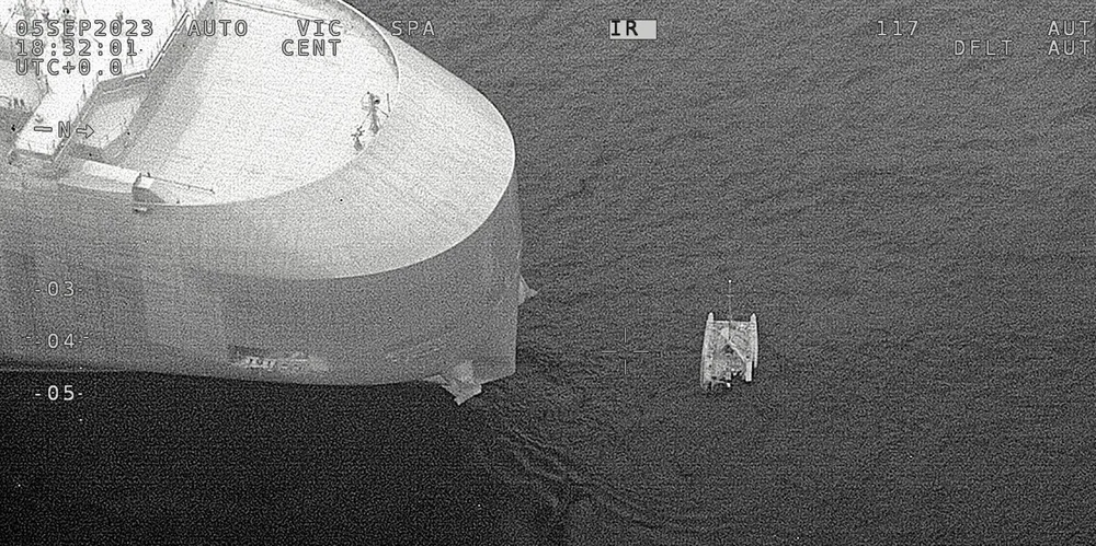The 6,706-ceu Dugong Ace (built 2019) picked up the three sailors from a catamaran 835km southeast of Cairns in the Coral Sea.