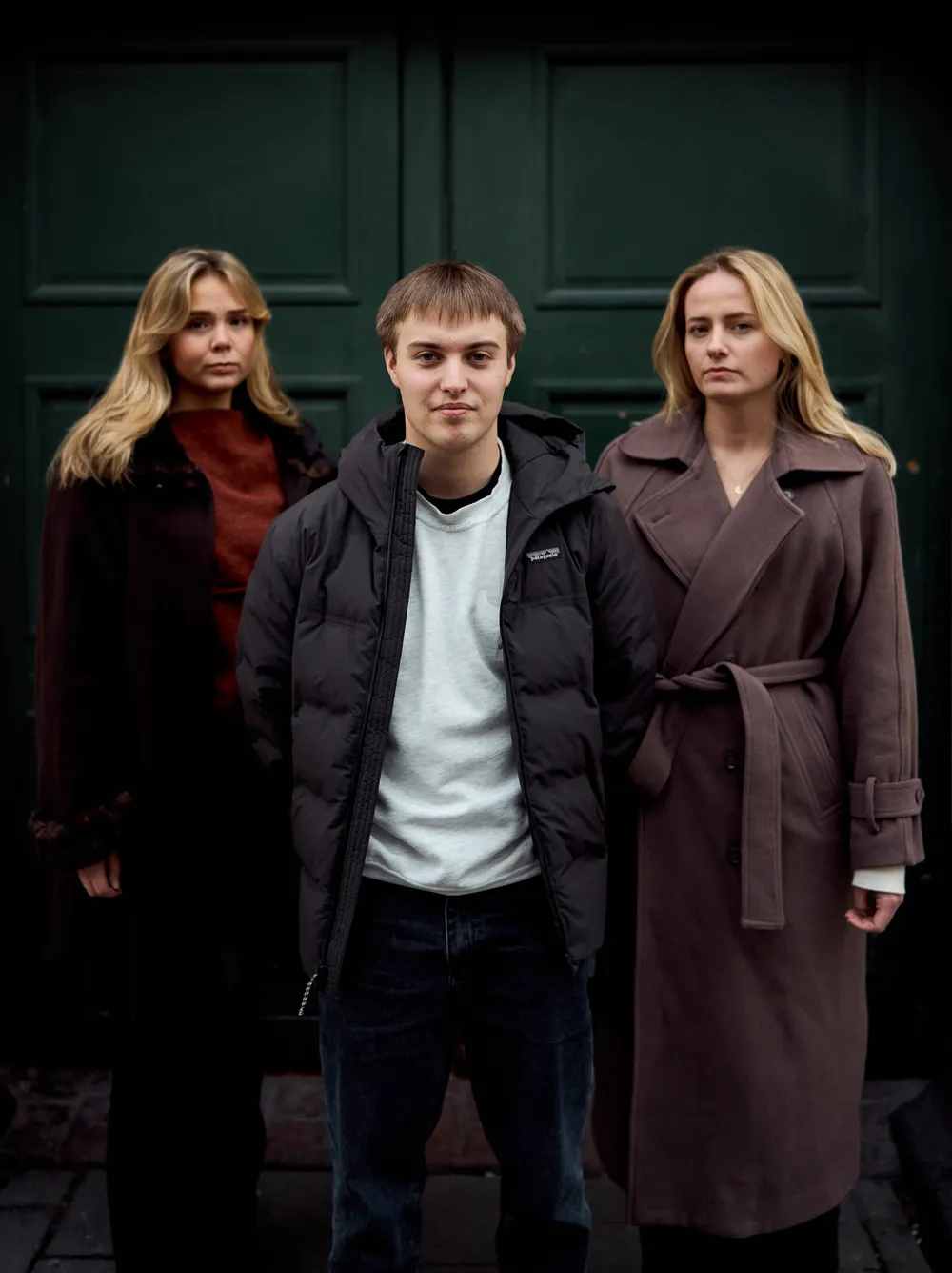 Ingrid Heggholmen Gåssand (til venstre), Jacob Anker Eide og Idunn Holte fra Jussbuss dokumenterer i en rapport at flere forbrukslånsbanker gir lån de skulle ha avslått.