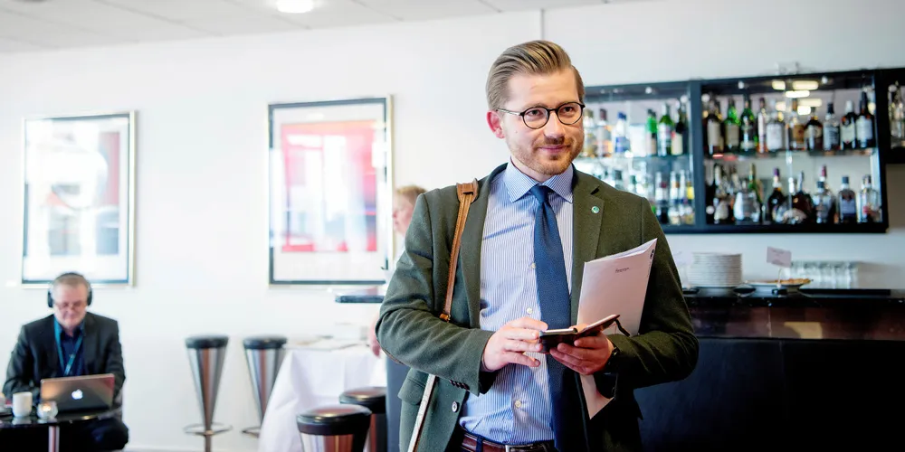 Sveinung Rotevatn leder klima- og miljødepartementet.