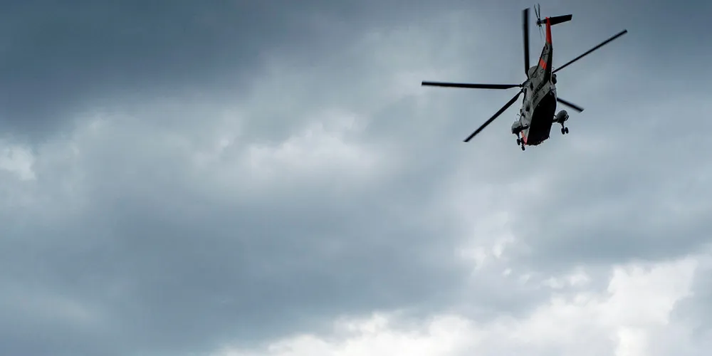 SØK: Et Sea King- helikopter gjorde funnet av den andre av de to savnede turistfiskerne i går kveld.