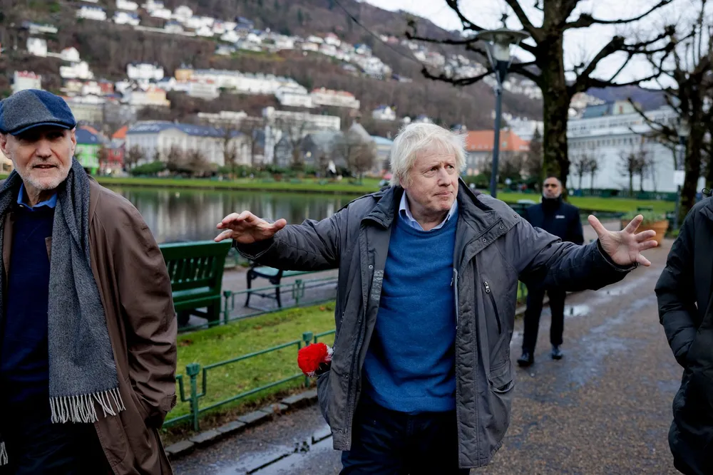 Boris Johnson er i Bergen for å delta i årets utgave av Holbergdebatten. En omvisning sammen med Stephen Walt ble det også tid til.