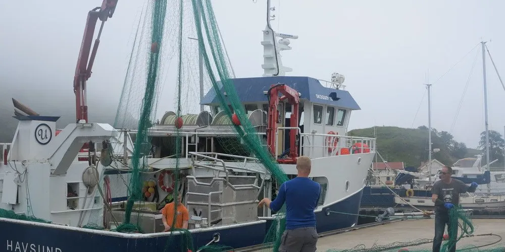 Alf Ulland eier av «Havsund» fra Flekkefjord, mener seismikkskyting må ta skylden for at makrellfisket har vært elendig på Oseberg-feltet i Nordsjøen. Arkivfoto: Nils Torsvik