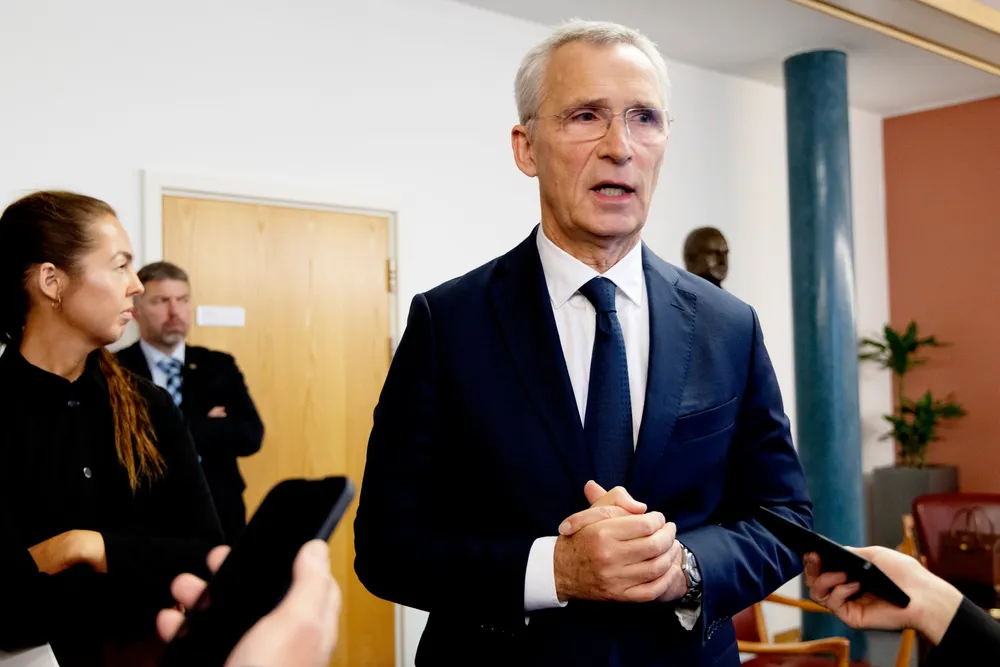Finansminister Jens Stoltenberg (Ap) åpner for et skatteforlik med netto lavere skatter og avgifter.
