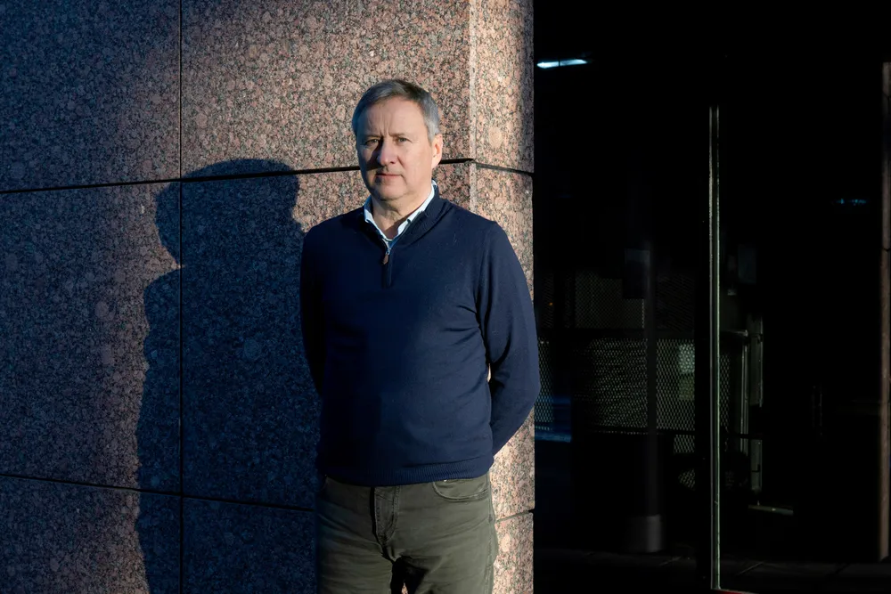 Sjeføkonom Frank Jullum i Danske Bank har liten tro på at Norges Bank kutter renten tidligere enn den signaliserte i juni.