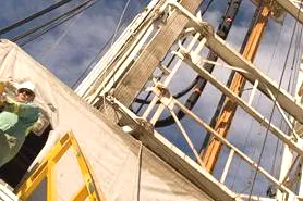 EP Energy ups output guidance
