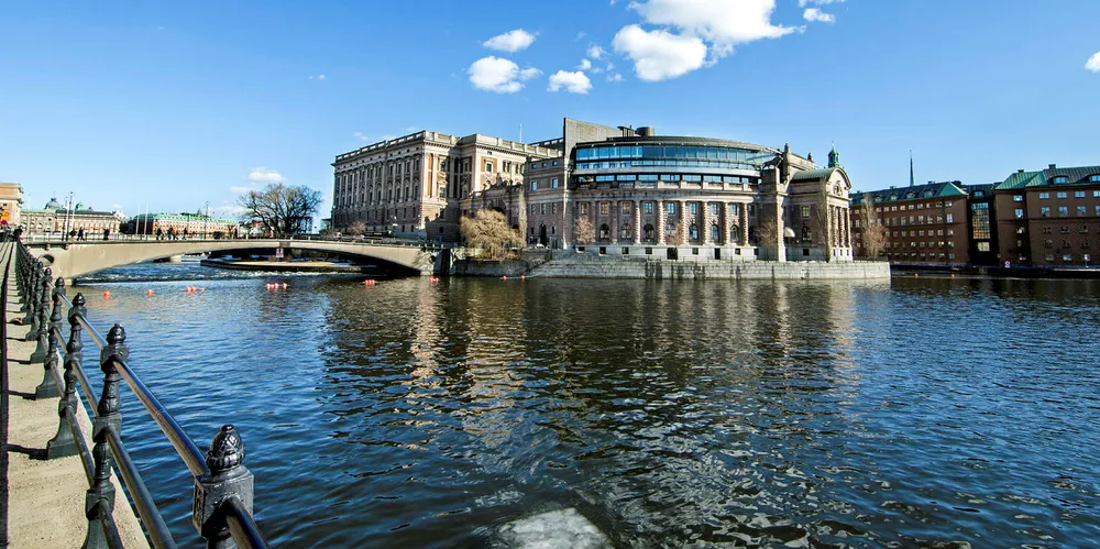 NORSK LAKS TEMA: Det har den siste tiden versert mye kritikk mot norsk oppdrettslaks i Sverige. Nå blir den tema i Sveriges riksdag (Storting).