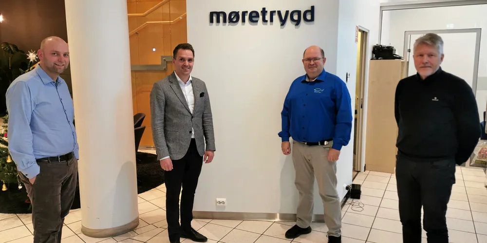 BLUEFISH: Møretrygd er blitt samarbeidspartner for BlueFish-messa som arrangeres for tredje gang 7.–9. september 2021. Fra venstre: Pål Johannes Nes, Bluefish, Bjarte Vindenes, Møretrygd, John Breivik, Bluefish og Erling Kløvning, Møretrygd.