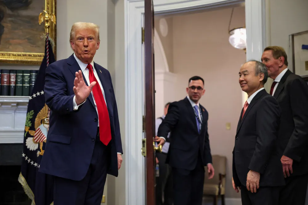 USAs president Donald Trump lanserte tirsdag kveld kunstig intelligens-satsingen (KI) Stargate sammen med toppsjefene fra selskapene Softbank, Oracle og Open AI. Masayoshi Son og Larry Ellison til høyre.