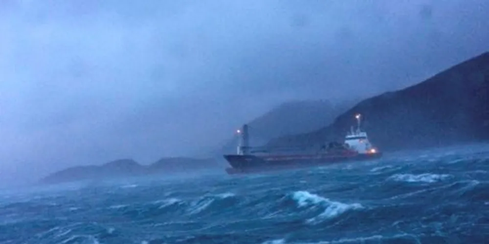 Lastebåt var nær forlis i Stigfjorden. Foto: Redningsselskapet