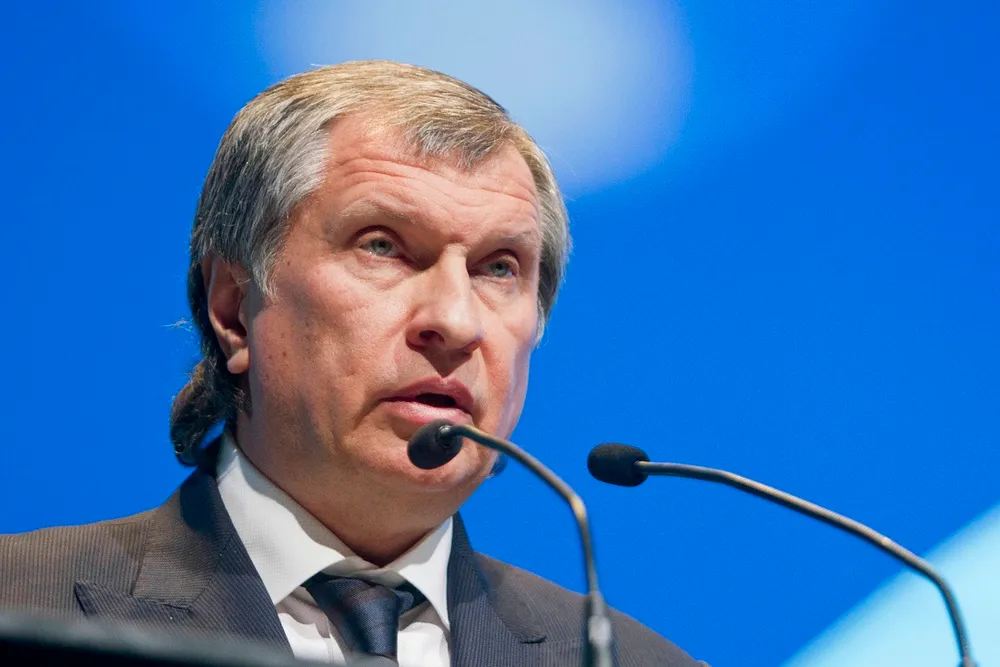 Rosneft ‘may cut output’