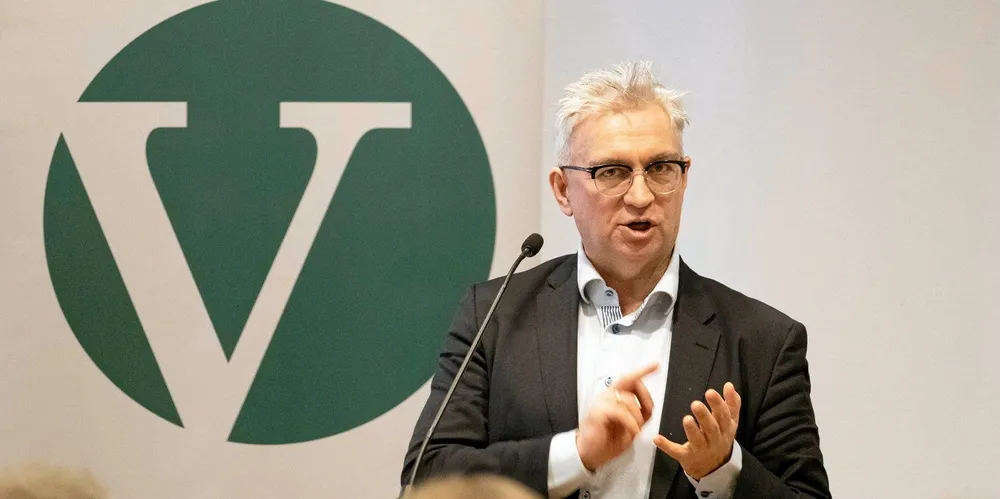Venstres fiskeripolitiske talsperson André Skjelstad påpeker at det er blitt dyrt for ungdom å komme seg inn i fiskerinæringen. Det vil han gjøre noe med.