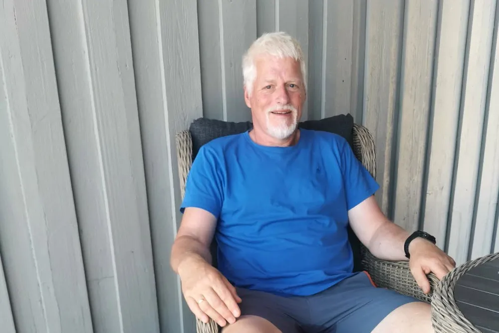 Roy inge Larsen nyter rolige sommerdager på hytten i Kalvåg.
