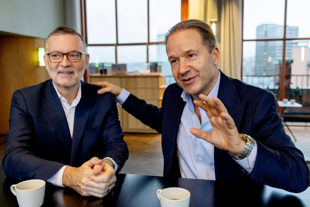 Jan-Erik Larsen i Kruse Larsen (venstre) og Lars Erik Grønntun i Paritee har funnet kjemien etter trekvart år med samtaler som ledet til oppkjøpet.