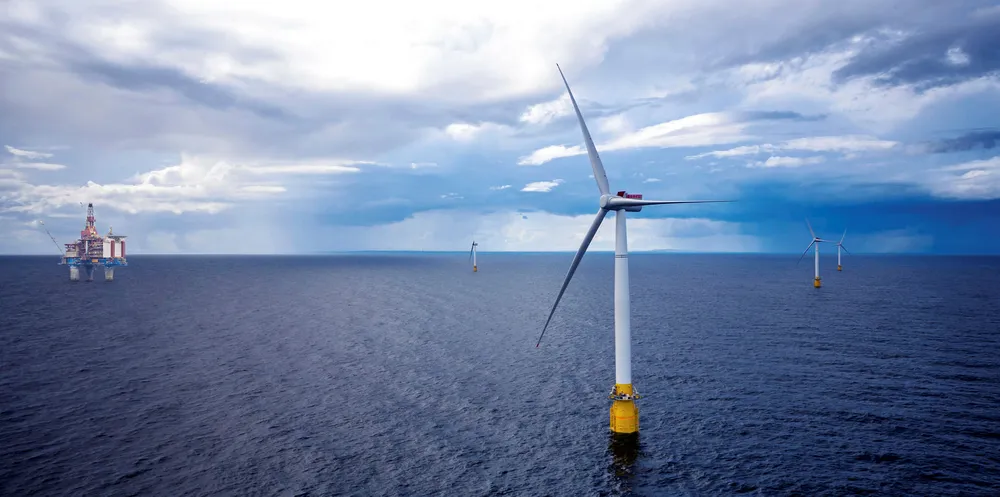 Kraftproduksjon offshore, som her ved Hywind Tampen, skal kunne bidra til å dekke ti prosent av de årlige reduksjonene i klimagassutslippene som kreves innen 2050.