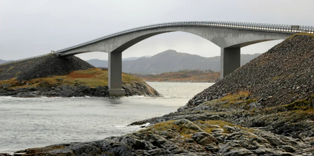 Illustrasjonsfoto: Atlanterhavsveien ligger sør på Averøya - et annet sted enn der anlegget er planlagt.
