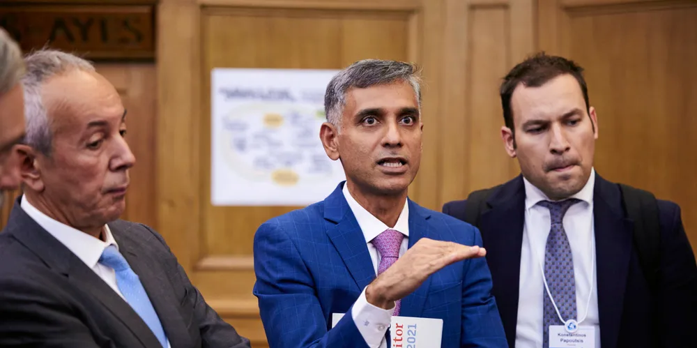 Rajesh Unni, CEO and founder of Synergy Marine (centre).