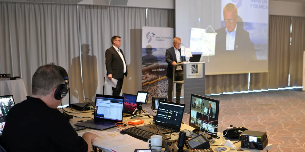 Fiskarlaget Vest og Nøre og Romsdal Fiskarlag avholder felles årsmøte i dag og har vedtatt å gå inn i Sør-Norges Fiskarlag.
