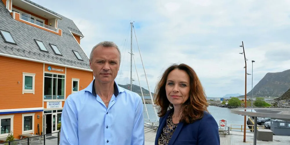 VENTER: Nesten to uker etter arresten har Ola og Kristin Remøy i Remøy Havfiske fortsatt ikke fått løslatt rederiets reketråler «Remøy» fra russisk arrest.Foto: Einar Lindbæk/Fiskeribladet