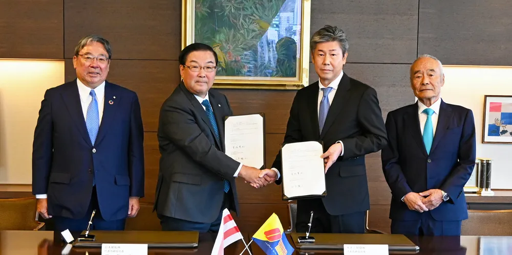 NYK inked a memorandum of understanding with Oono Development to commercialise ship recycling in Japan. (From left) NYK chairman Hitoshi Nagasawa, NYK president Takaya Soga, Oono Development president Yuji Yamashita and Oono Development chairman Teruo Ohno.
