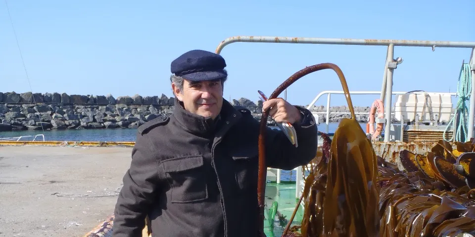 IMPONERT: Professor José A. Zertuche-González ved Universitetet i Baja California i Mexico er én av verdens fremste algeeksperter. I mai besøkte han Haugesund og bedriften FMC BioPolymer. Det er sentrum for norsk algenæring. Og han ble imponert. (Foto: Privat)