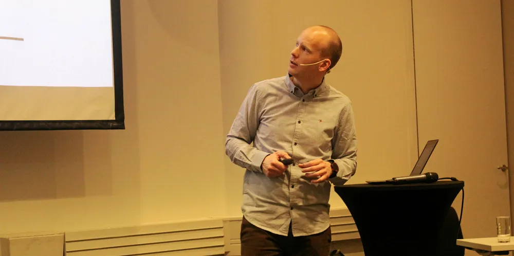 MINDRE FLYFRAKT: Anders Karlsson-Drangsholt i Bellona oppfordrer til mindre flyfrakt av laks