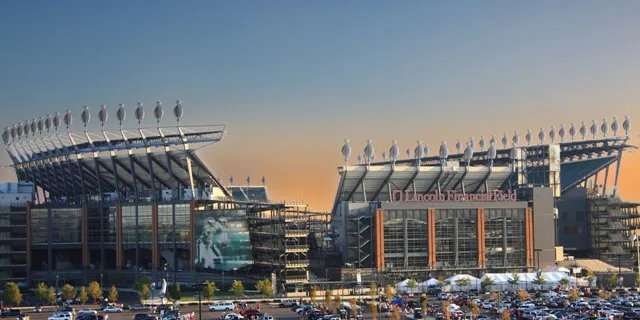 NFL Eagles to power stadium with renewables