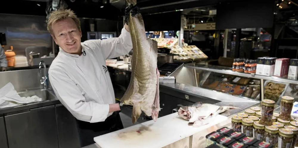 Daglig leder Øyvind Glørstad i Vulkanfisk i Mathallen i Oslo liker svært dårlig at hans navn er brukt i en svindlersak i sjømatnæringen.