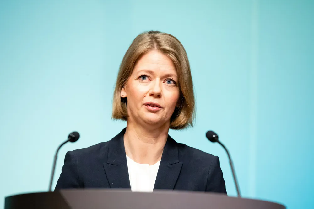 Norges Bank mener at vi i gode tider ikke kan ha så lav arbeidsledighet som vi har, skriver Roger Bjørnstad. Sentralbanksjef Ida Wolden Bache.