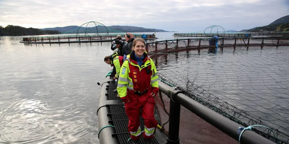 Marte Vassbotten har hovudrollen i ein ny reklamefilm om den norske oppdrettsnæringa signert Norges Sjømatråd. Foto: Lena Steffensen/Norges Sjømatråd