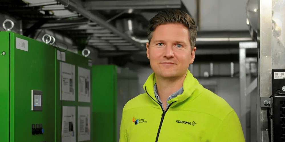Markedsansvarlig Øyvind Bakke i Fjord Maritime er stolt av samarbeidet med kraftselskapet BKK, som gir nye muligheter for å kombinere selskapets hybridløsning Fjord Hybrid med ønsket om landstrøm.