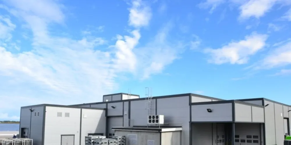 Hofseth Biocares fabrikk i Midsund vil snart kunne få flere ansatte etter å ha kommet seg inn på det kinesiske markedet. Foto: Hofseth Biocare