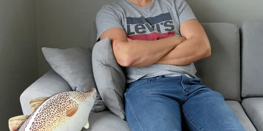 ALVORLIG: Henrik Hevrøy besvimte i tanken på «Radek» under lossing av sild ved Karmsund Protein.