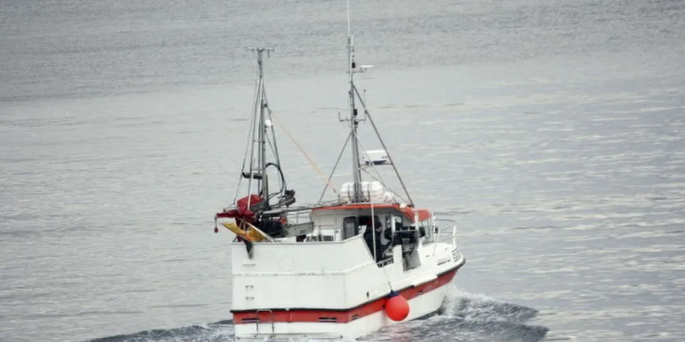 Sjark på tur ut: ”Sjarkforskriften” vil stille nye krav til den minste fiskeflåten. Blant annet til denne båttypen, en ombygd speedsjark av relativt tidlig type. Illustrasjonsfoto: Jon Eirik Olsen.