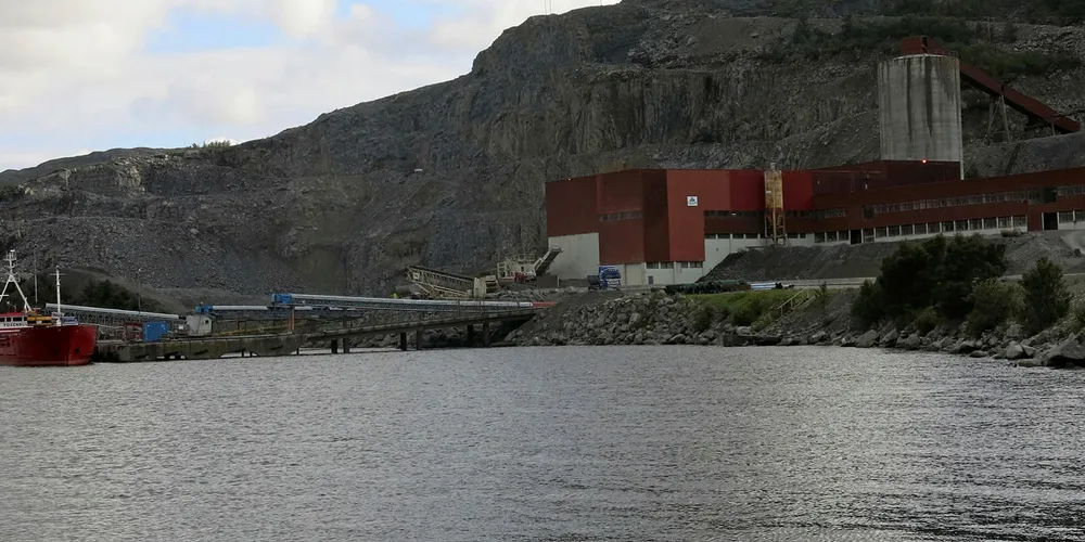 GRUVESAKEN: Nærings- og fiskeridepartementet har gitt gruveselskapet Nussir grønt lys for å utvinne kobber i Kvalsund i Finnmark.