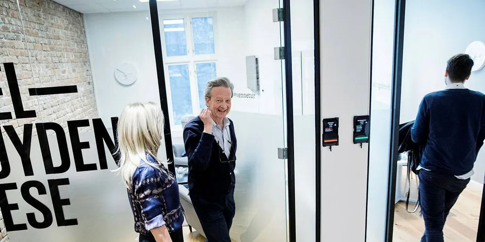 FORNØYD: Hans Geelmuyden i PR-byrået Geelmuyden Kiese mener det er gledelig at lakseoppdretterne har modnet i synet på å bidra til lokalsamfunnet.Foto: Per Thrana, DN