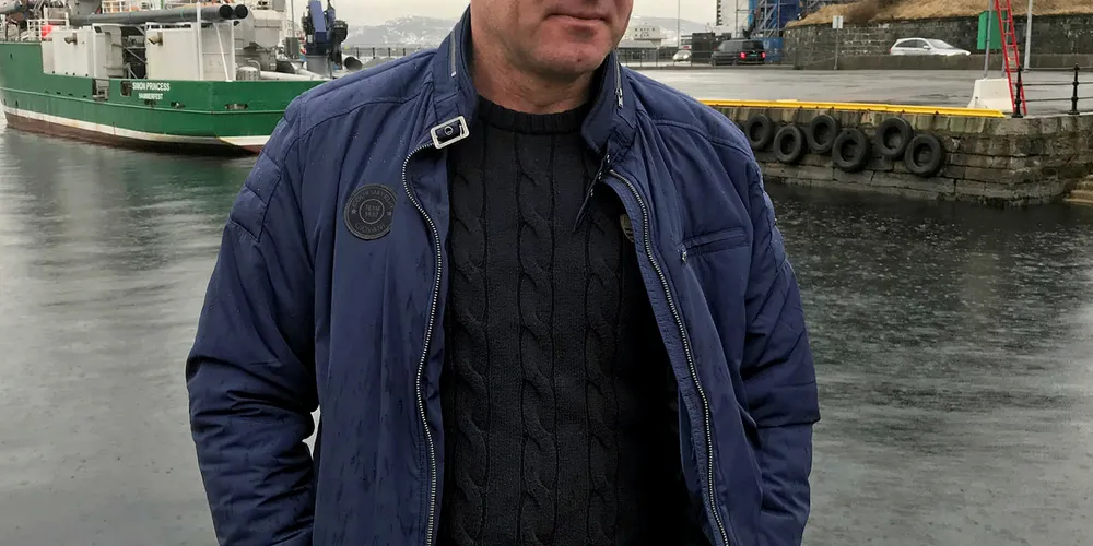 LEI: Ringnotreder Kristian Sandtorv i Havdrøn er lei av at fiskerne ikke får fiske lodde. Han er knallhard i kritikken mot havforskerne.