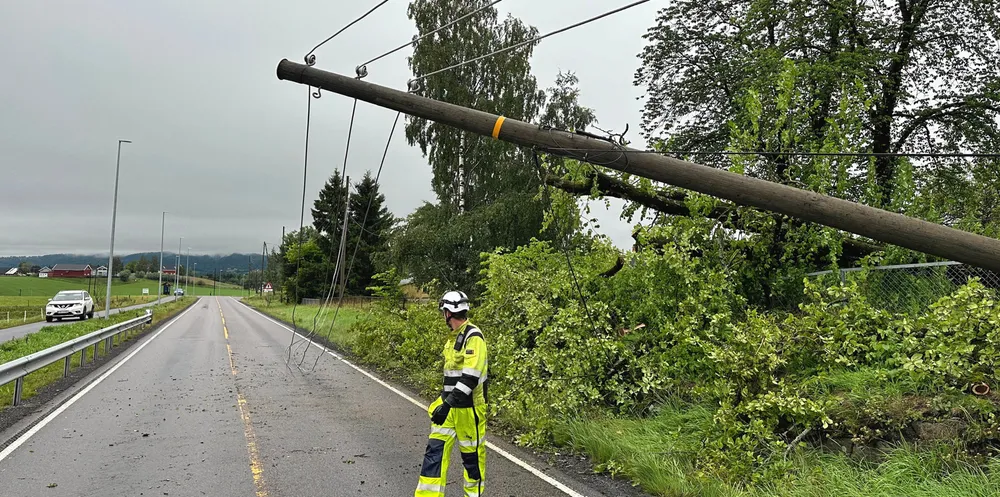 Flommen etter ekstremværet «Hans» har gitt Elvia mye arbeid nå i august. I første halvår har nettselskapet svært godt regnskapsresultat.