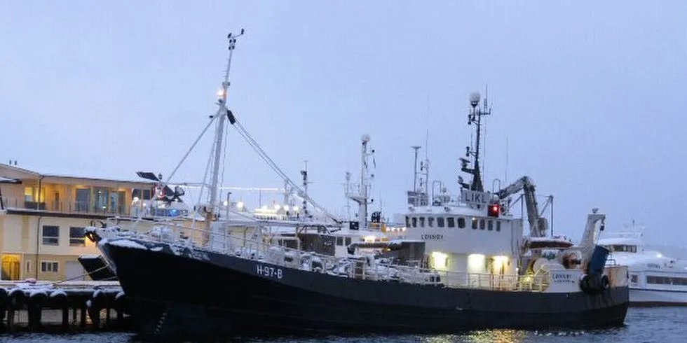 "Lønnøy" legger i ettermiddag kursen mot Norge med 470 tonn øyepål om bord tatt på Fladen grunn. Her til kai i Harstad desember 2011. Foto: Jon Eirik Olsen.