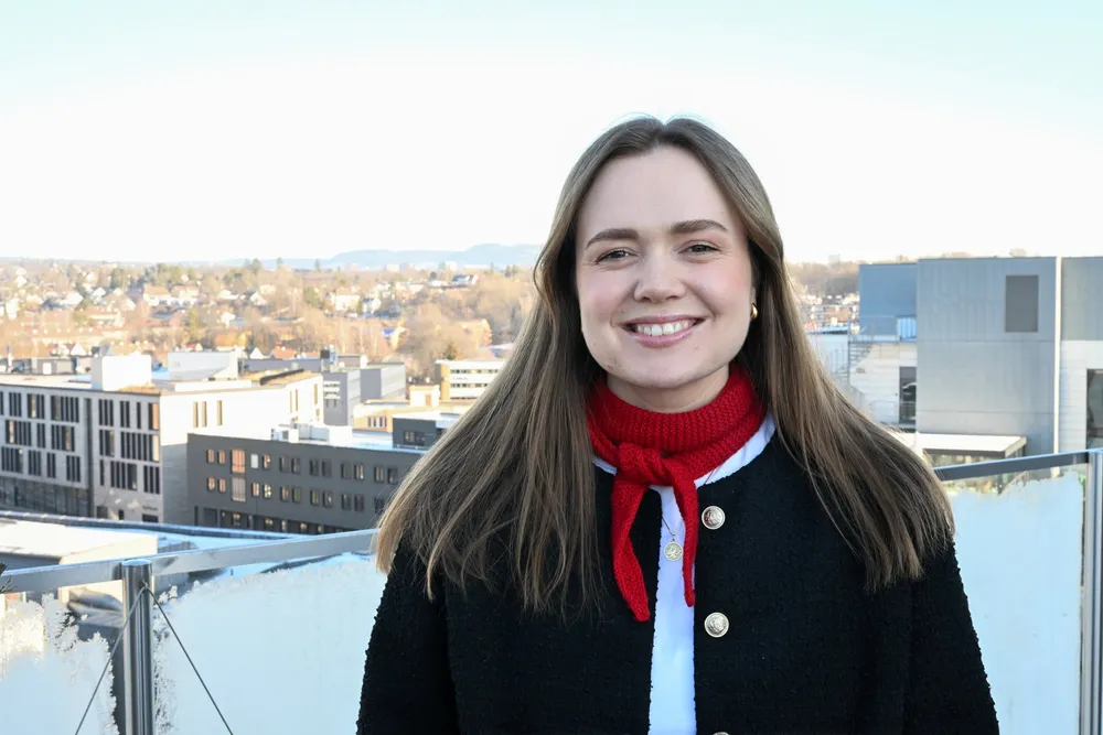 Ny senioringeniør for kapasitetsutnyttelse i Elvia, Tonje Leine Lunden, informerer om at Elvia har et mål om å få 20 % mer kapasitet ut av eksisterende nett.