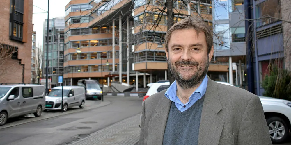 Ifølge Knut Olav Tveit i Småkraftforeninga skal det investeres mellom fire og fem milliarder kroner i småkraft i år, og tilsvarende neste år.