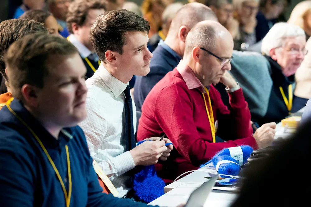 KrF og Tore Storehaug skal forsøke å strikke sammen en avtale om en flertallsregjering. Det har skapt blest, senest på klimafronten.