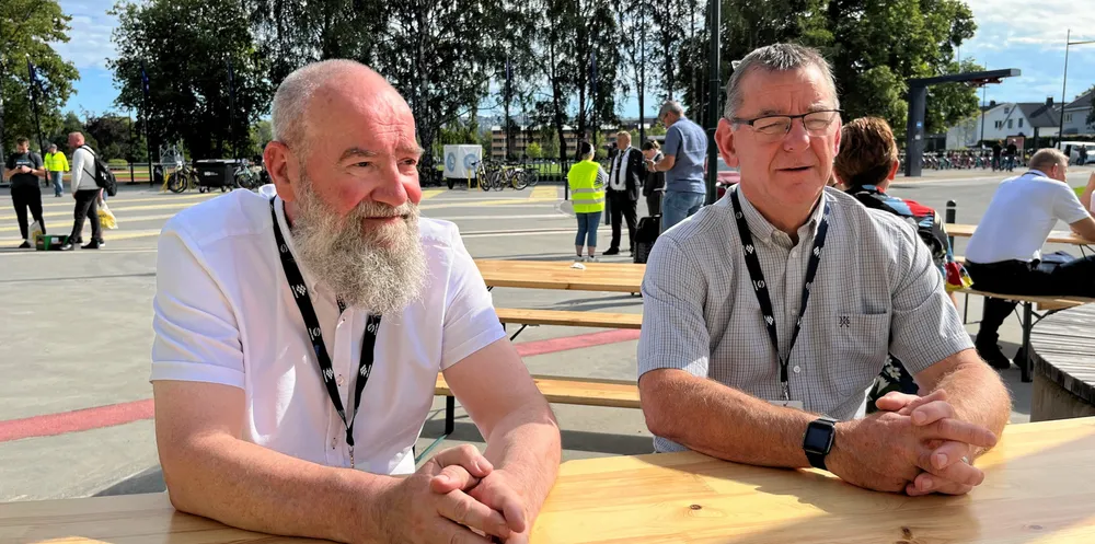 Malcom Morrison, talsperson for the Scottish Fishermens Federation (SFF) (t.v.) og Raymond Hall, i Scottish Whitefish Producers Association (SWFPA) forteller at det tok lang tid før fiskerinæringen i Skottland ble hørt i vindkraftsaker. Nå råder de norske fiskere til å være på ballen.