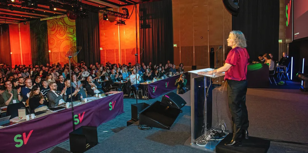 SV-leder Kirsti Bergstø holdt tale til landsmøtet etter å ha blitt valgt som ny partileder.