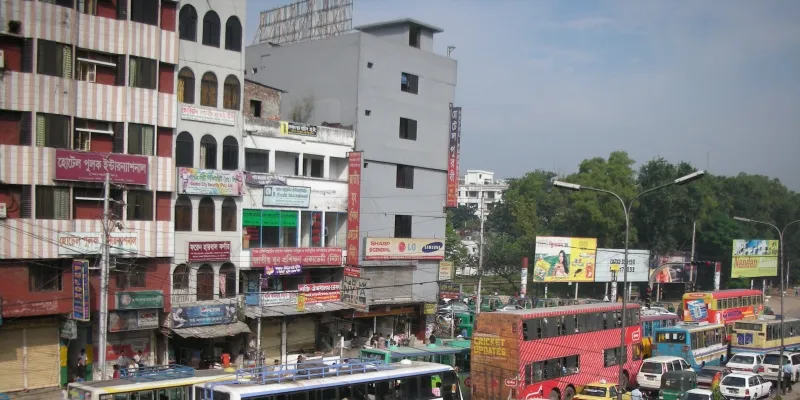 Heavy traffic at Dhaka, capital of Bangladesh, contributes to emissions